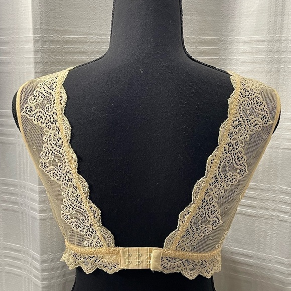 NWOT ONLY HEARTS So fine lace tank bralette - Picture 3 of 10